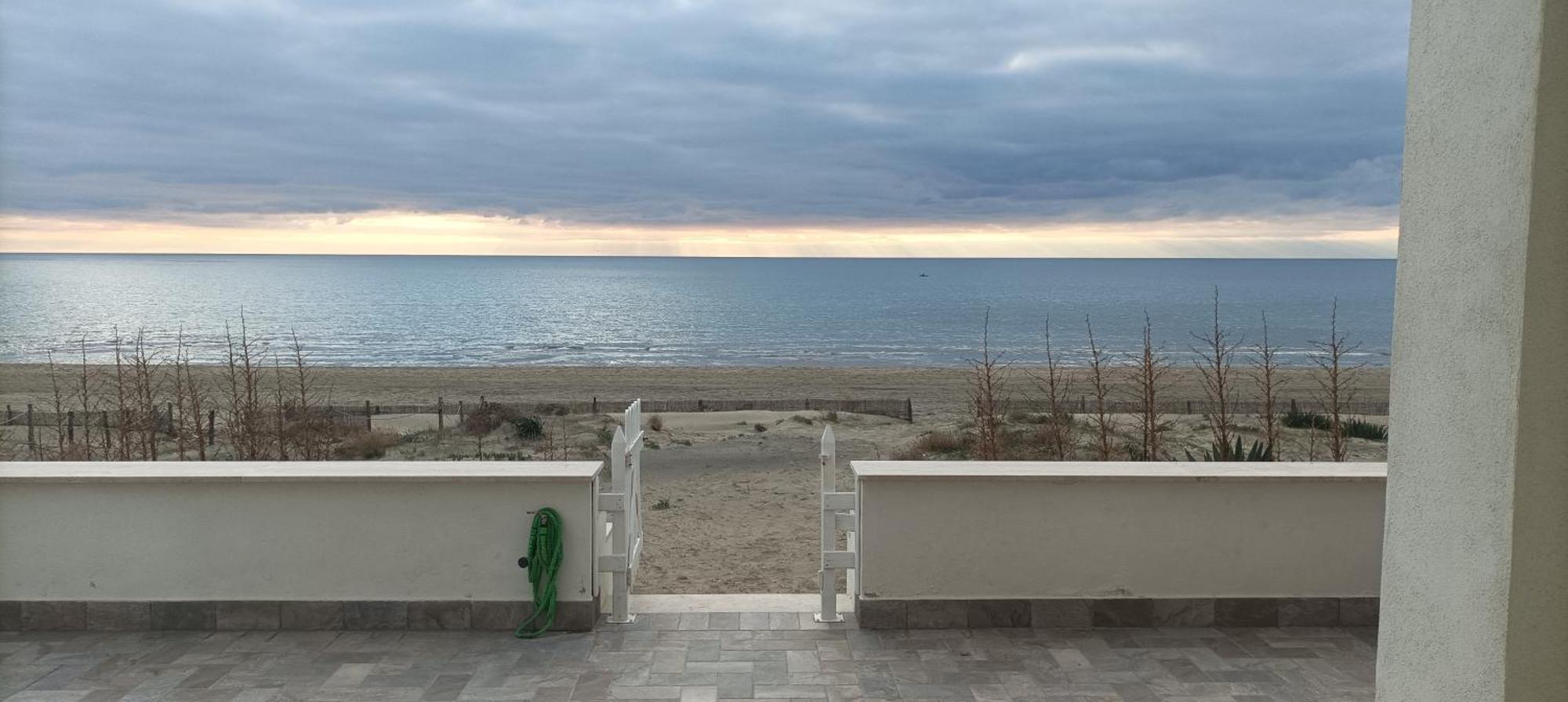 The Suite On The Beach Torvaianica Luaran gambar