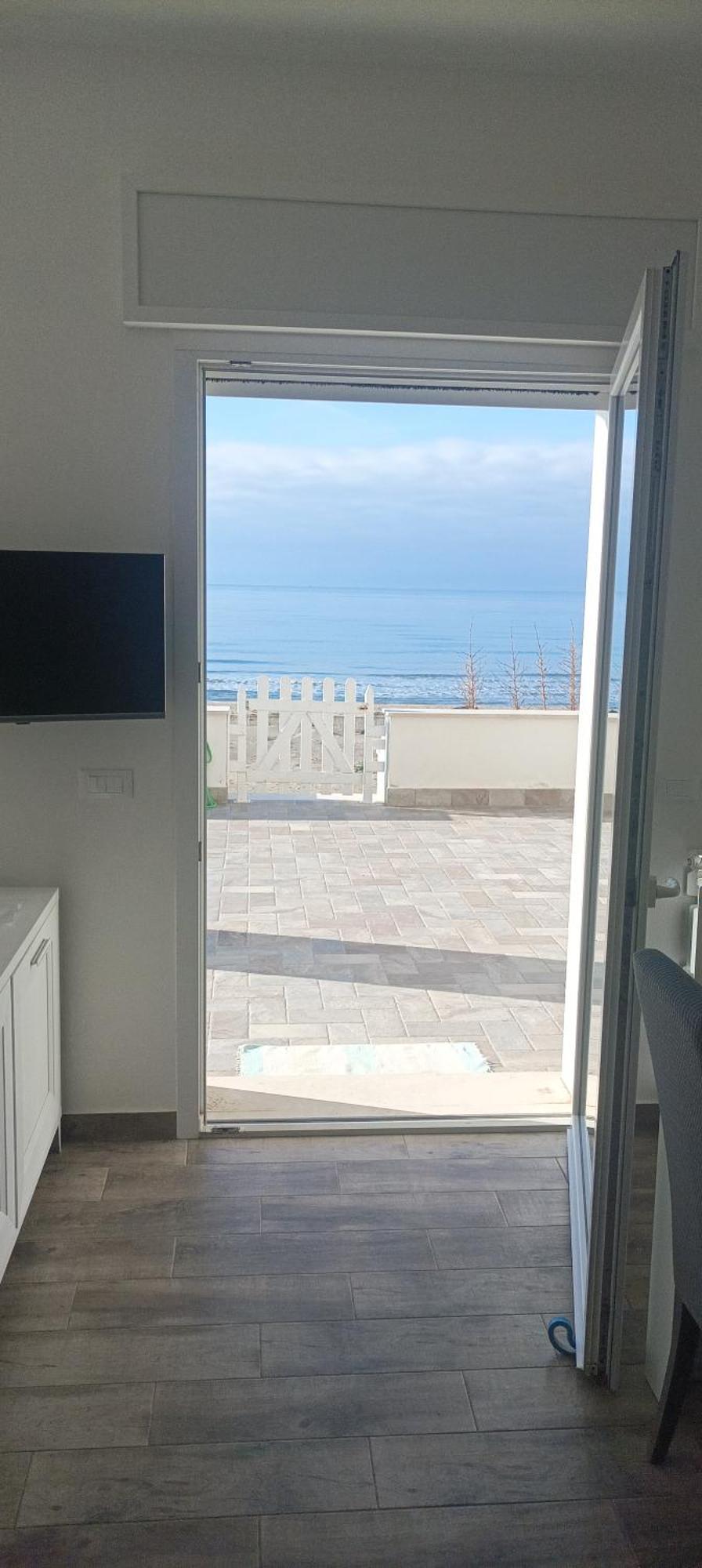 The Suite On The Beach Torvaianica Luaran gambar